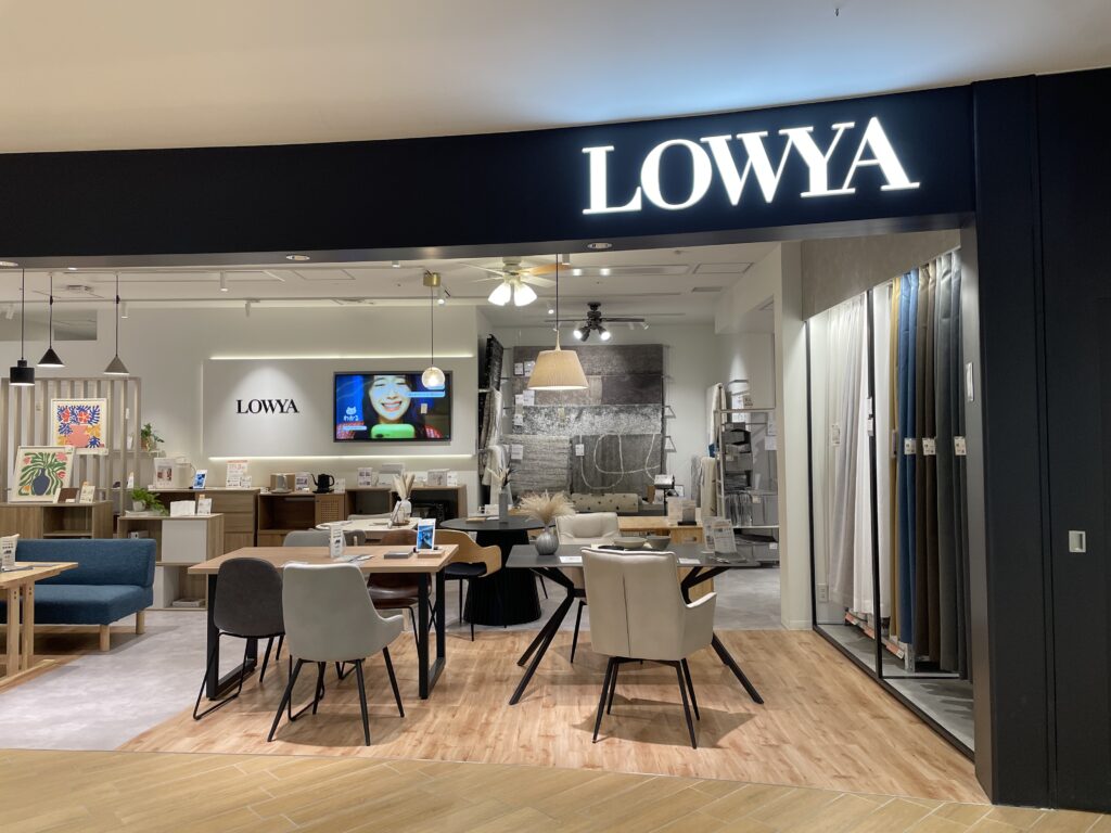 LOWYA大阪店